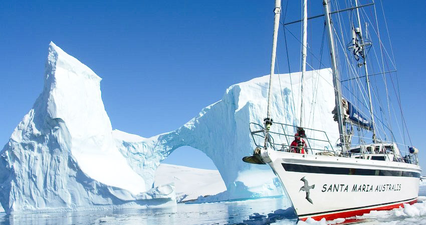 Expedition Antarctic Blanc SY Santa Maria Australis